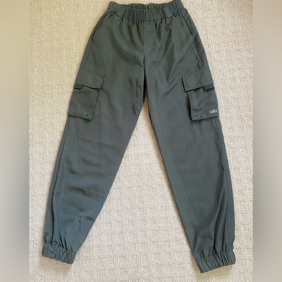 ALO Yoga Pants - ALO Cargo Jogger Pants